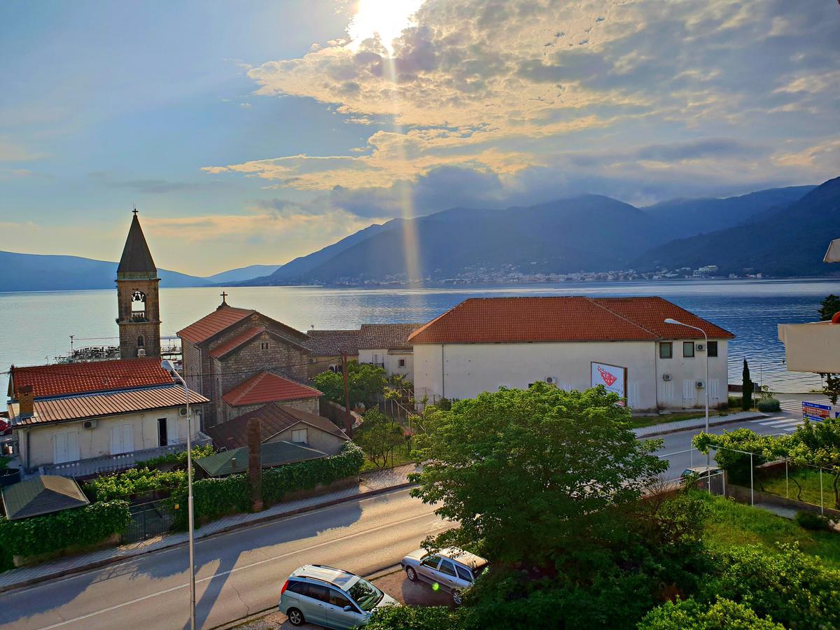 Bayview Apartments Tivat Montenegro Екстер'єр фото