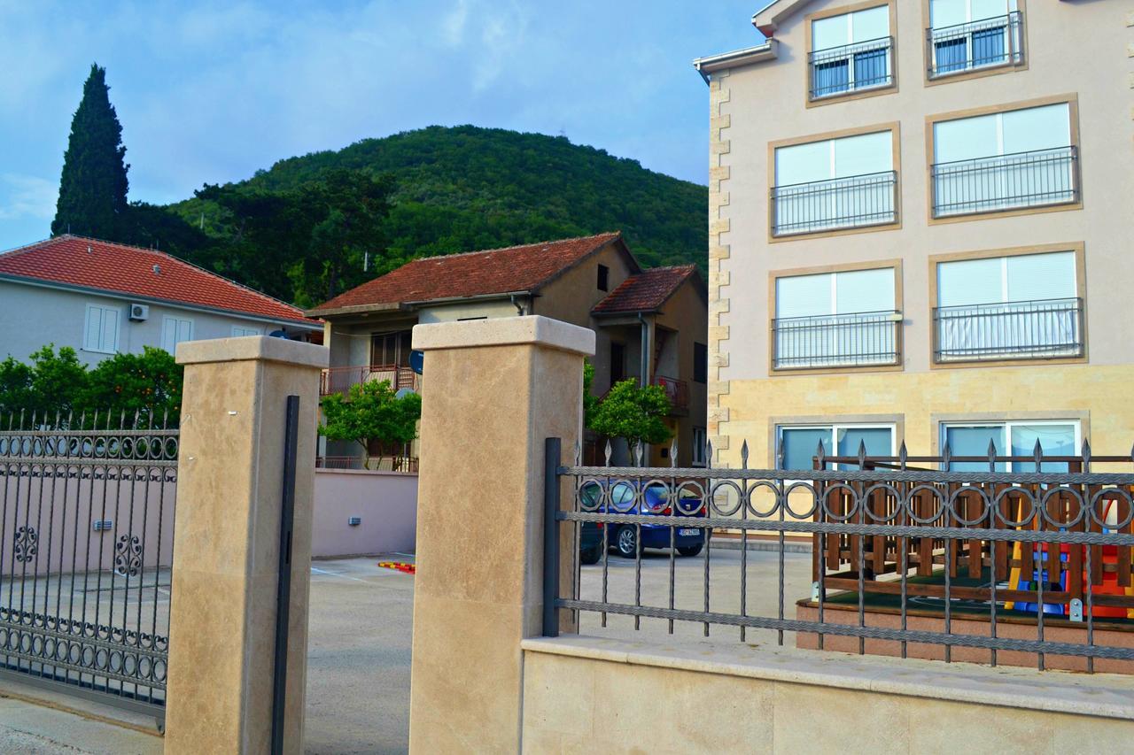 Bayview Apartments Tivat Montenegro Екстер'єр фото