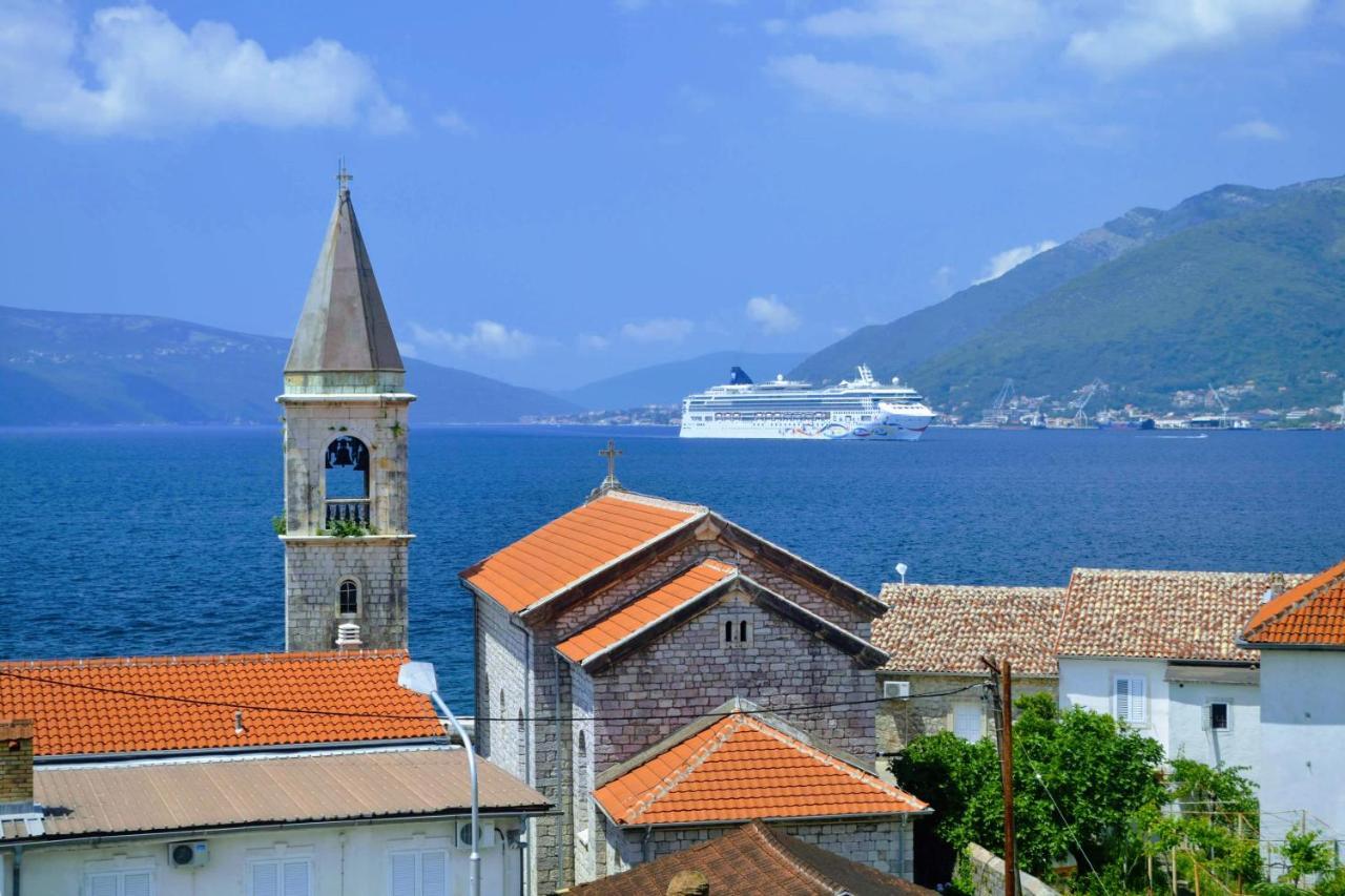 Bayview Apartments Tivat Montenegro Екстер'єр фото