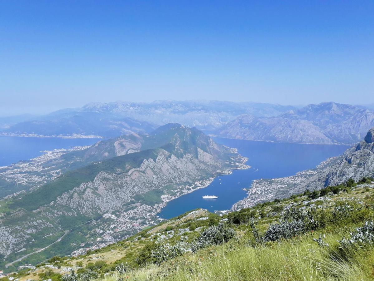 Bayview Apartments Tivat Montenegro Екстер'єр фото